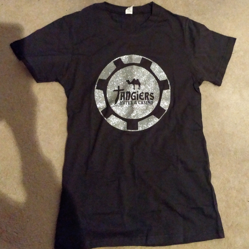 Gray tee shirt